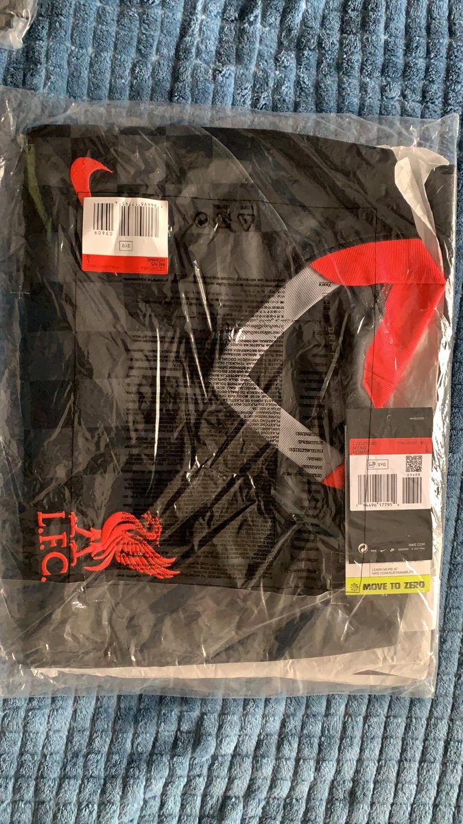 A1_football_'s tweet photo. Brand new 100% genuine #LFC away S 3rd L £40+£5 delivery. Vaporpknit L £55. Dm if interested. #LFC #LIVERPOOL @Kitkingdom83 @TheKitsbaia @footie_kits @footballkitbox RT Plz https://t.co/3oz4EqogCk