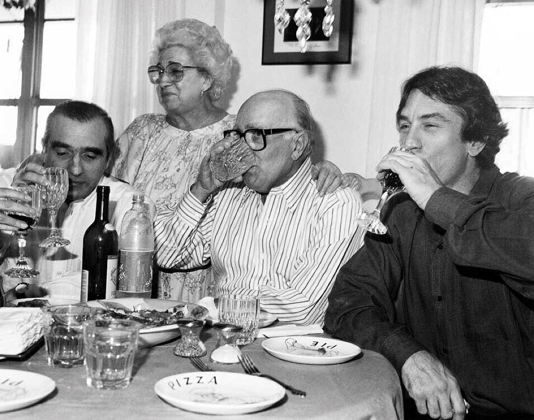 RealEOC's tweet photo. Robert De Niro with the Scorsese family https://t.co/b9PiVi089Q