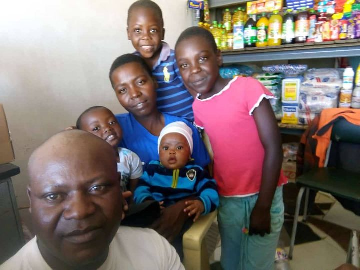 diaspora_live's tweet photo. Emelda Marazani(29) killed her four children after she had a misunderstanding with her 43-year old husband Lameck Brande. Children murdered were aged nine, five, three and one year old. 
Police said she tied the elderly kids with a rope before she slitting their throats. https://t.co/laaWFKKPHM