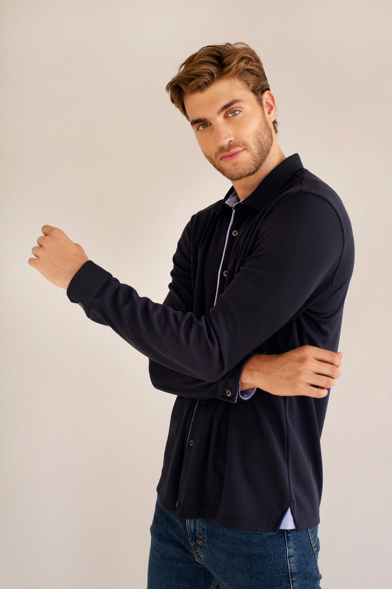 batechbcn's tweet photo. Camisa o polo?
Si és un dels Essentials de la col·lecció Background, qualsevol opció serà un encert. Aquests bàsics atemporals i plens d'innovació són portables en totes les ocasions!
Escull el teu a https://t.co/sEB26PzjYi
#Batechbcn #FallWinter2020 #SmartEssentials https://t.co/yVcVvzUkHd