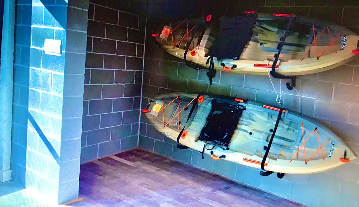 KCDowntowners's tweet photo. One of the more unique amenities offered to tenants of The Yards. #riverkayaking #KCDowntowners @FlahertyCollins @MWBuilders https://t.co/0Vm5vfWf5C