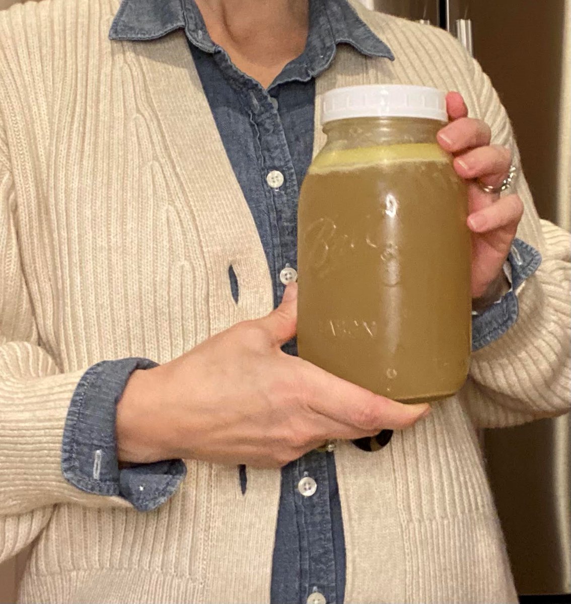 Bone broth: health food or fountain of youth? bit.ly/2IiEBT6 #healthylifestyle #cleanliving #recipe