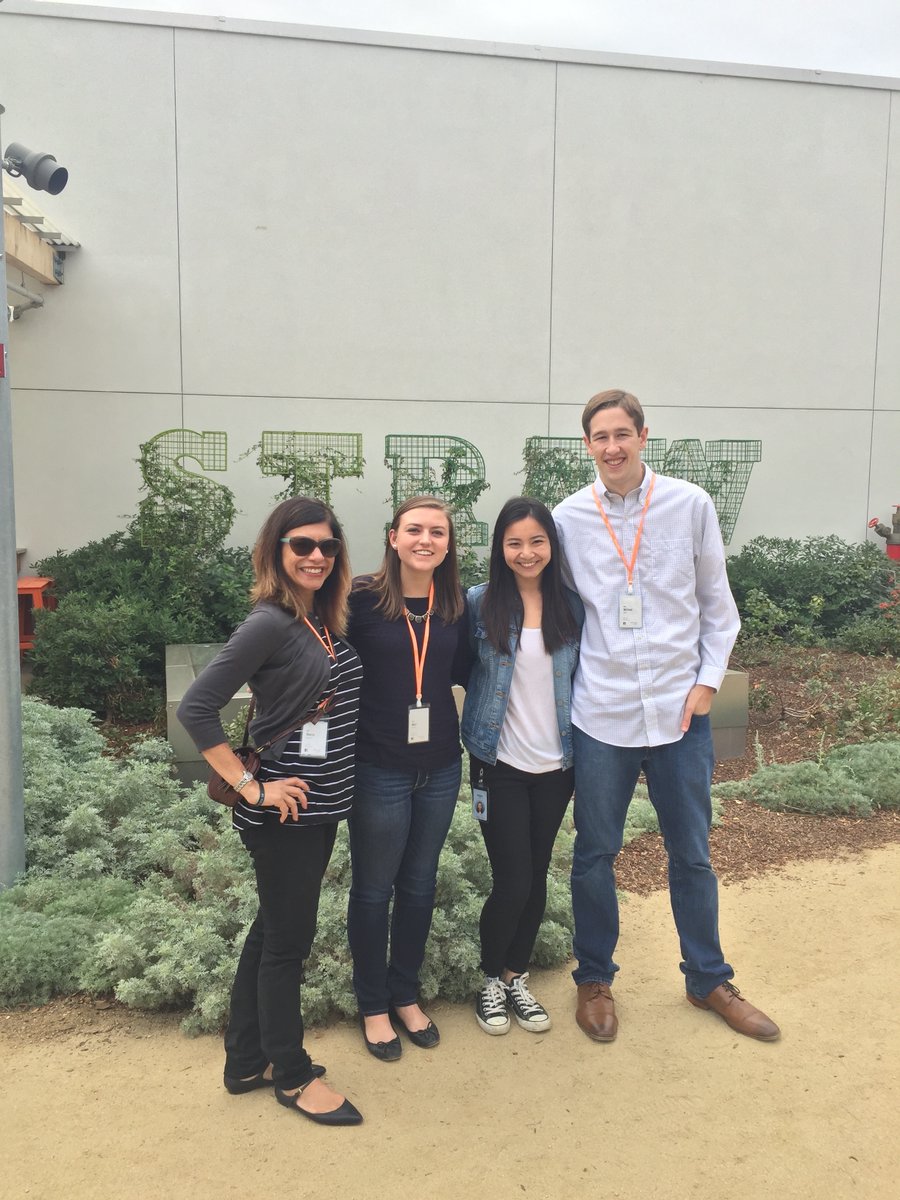 VTPamplin's tweet photo. Pamplin’s fifth and final #CompetitiveAdvantage is that alumni stay connected with current students all year. @MVitak '17 was a Marketing Management &amp; Management (EIT) major. He has stayed very involved with @virginia_tech, Pamplin, and @VTPRISM since graduating.
#WhyPickPamplin https://t.co/uMJz7BiWQF