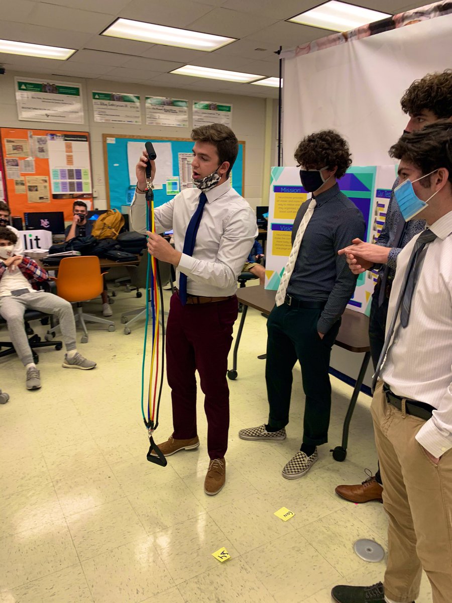 FlexFitJA1's tweet photo. So amazing to have a chance to pitch to @SahilBloom ! He gave us great feedback on our product! Thank you for making it a very comfortable experience Mr. Bloom! https://t.co/vPPrKIXgq1