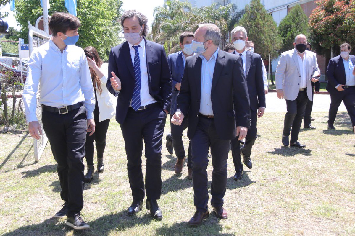 munimoron's tweet photo. Más producción y trabajo para Morón 🏭

El intendente @LucasGhi  junto al jefe de Gabinete, @SantiCafiero y el ministro de Transporte de la Nación, @mariomeoni ; participaron de la presentación de la ampliación del Parque Industrial La Cantábrica. https://t.co/Q4pALOnXzI