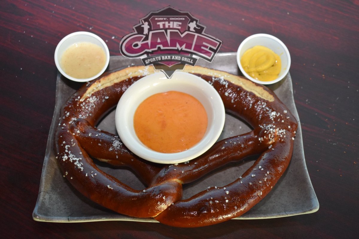Come try our Giant Bavarian Pretzel served with beer cheese, honey mustard and mustard! 
#thegamesportsbarandgrill #sportsbar #giantpretzel #lascruces #575