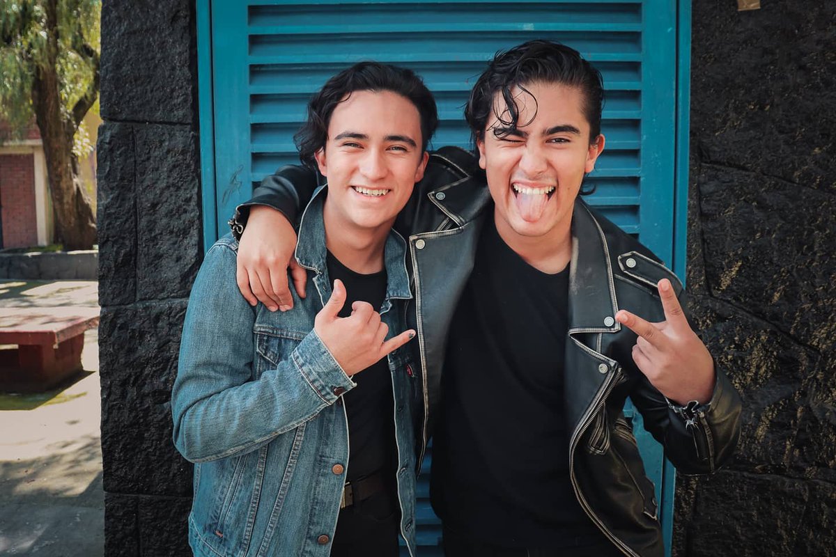 angel_noe_'s tweet photo. Con menos años soñamos con hacer lo que hacemos ahora. Hoy mismo soñamos con más y más.
¿Qué tantas cosas nos esperan?
Es cuestión de tiempo...
#Actor #Actorslife #Acting #Actuación #Filming #Cinema #Arts #Culture #lowlifeforlife #Production #Producer #maninbusiness #filmmaker https://t.co/qxsb6Y6Y8f