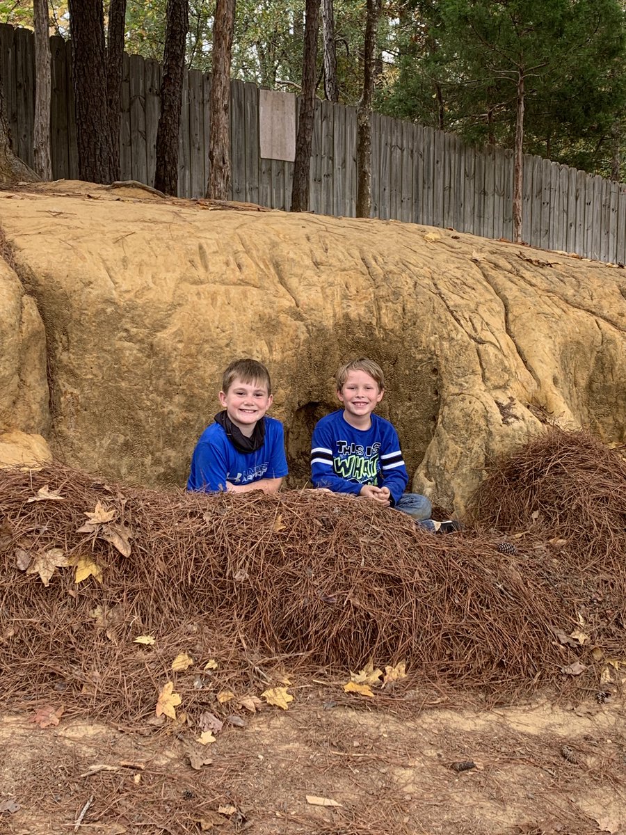 EuporaES's tweet photo. Many memories made on the “hill” at Eupora Elementary!! #buildingforts https://t.co/1LqN81wqUv