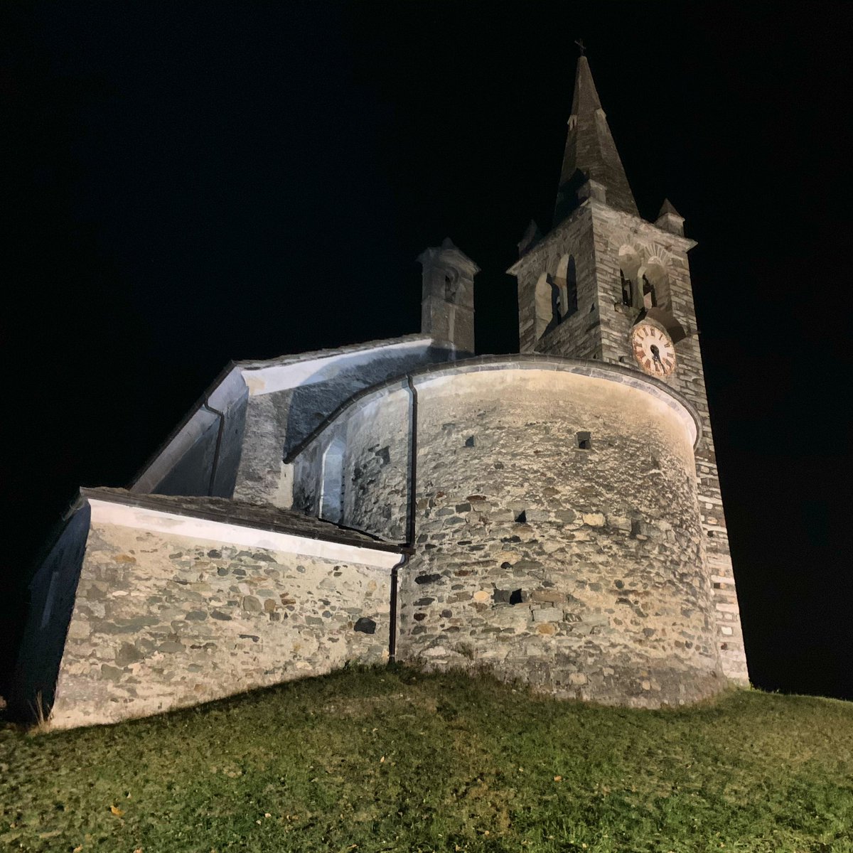MaxMart4810's tweet photo. Evening run #moron #chiesadimoron #saintvincent_ao #trailvda #trailrunning #iocorroqui #todaysplayground #inaltoteam #trailinalto https://t.co/mvy7zoog2G