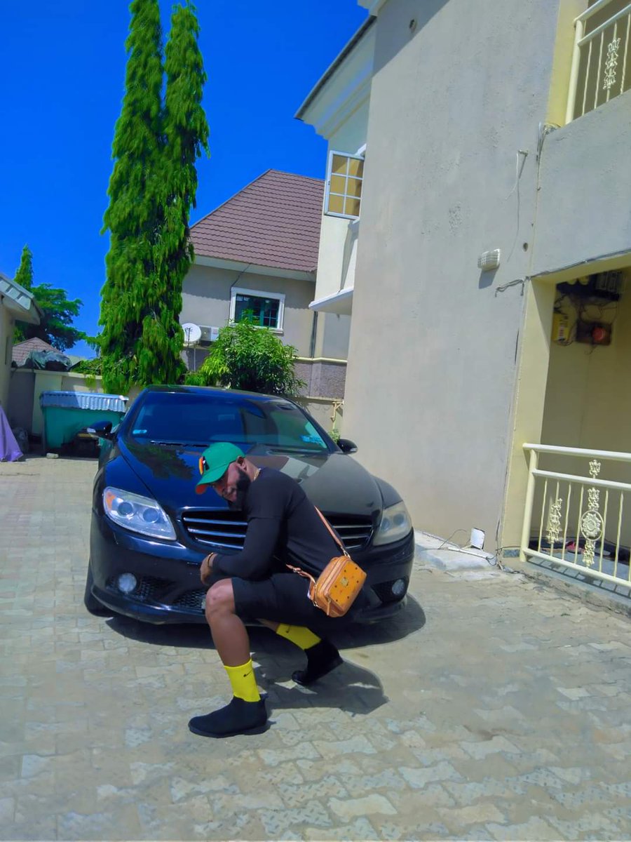 kellyjayEG's tweet photo. If you don't know shit don't say shit! Anticipate the greatest song of all time #oldkargo dropping soon #TheVoice
#Techuncodelaunch https://t.co/zMsN8JhT4E