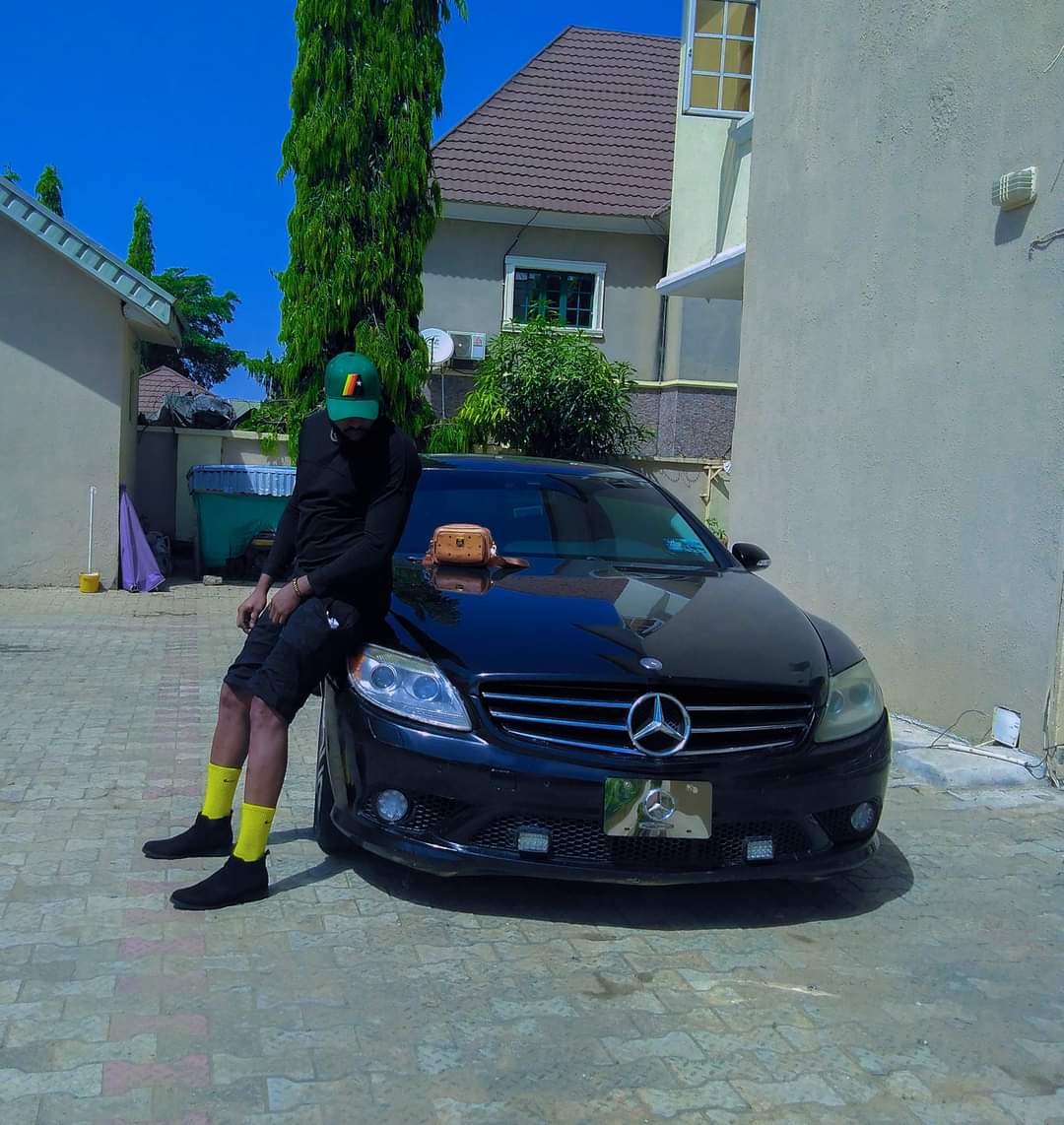 kellyjayEG's tweet photo. If you don't know shit don't say shit! Anticipate the greatest song of all time #oldkargo dropping soon #TheVoice
#Techuncodelaunch https://t.co/zMsN8JhT4E