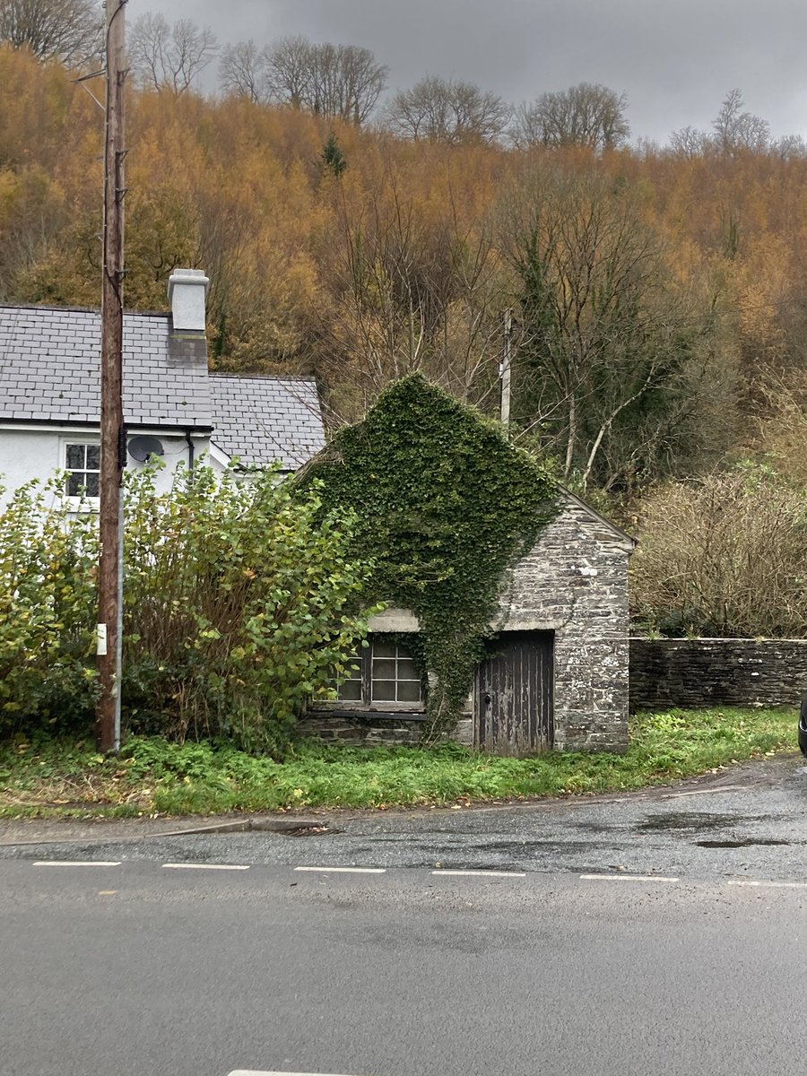 VickyCoombs_'s tweet photo. Fantastic seminar  #RIBAGuerrillaTactics @StudioBark @Rural_Office @FeildenFowles @ruraldesign on rural practice. Listening via phone in car (new technology age!) whilst driving back from site #westwales felt particularly apt! snaps I took before joining the ‘tractor end’ of m4.. https://t.co/BHXhxS2c6N