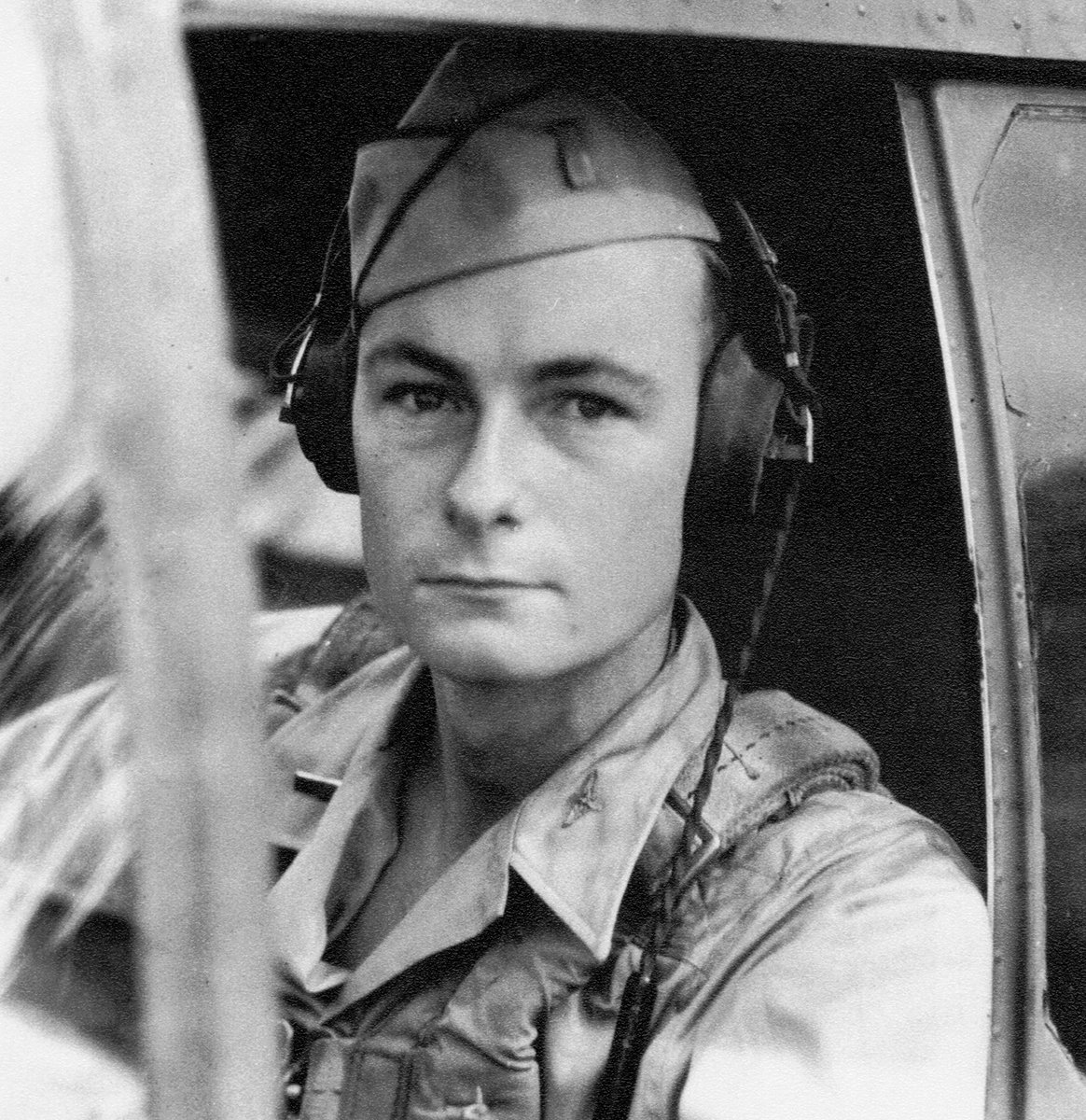 DenaliFCU's tweet photo. As a WWII U.S. Army Air Force veteran, David Hayward has sacrificed much in the service of his country.  Read more about this great man at: https://t.co/VzoiFFVej4 #HappyVeteranDay https://t.co/WtK4VUlpt3