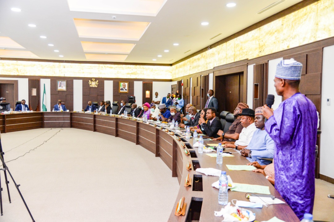 beta_edo's tweet photo. @GovernorObaseki dissolves cabinet, lauds contributions of ex-Exco members in devt of Edo

The Edo State Governor, Mr. Godwin Obaseki, on Wednesday, dissolved the state executive council ahead of his inauguration for a second term in office...

https://t.co/YgT9ysSbl2 https://t.co/TeV3QnFjE0