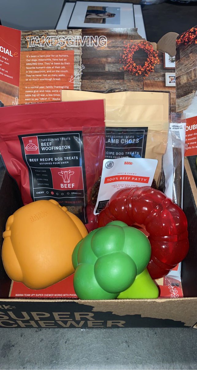 kassilue2's tweet photo. we’re lovin our thanksgiving themed box from @superchewer @barkbox!! I love my doggies so much that I got them the 1/2 year subscription and they have been nothing but all about the stuff inside 😍 Will definitely be renewing for at least an entire year 😍 https://t.co/RDDYpp6o9D