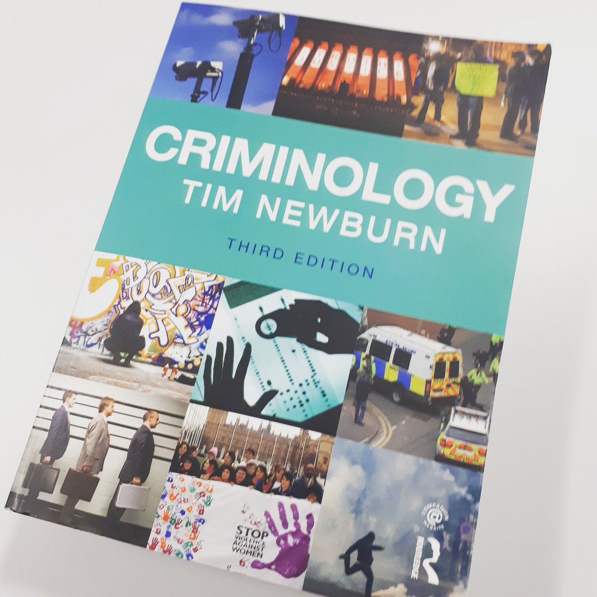 I got stopped in the Humanities Learning Plaza of @InverurieAcad this afternoon and told there was a "present to give" me. I opened my eyes and this was the present 👇 Thank you SO much, Chloe and Hannah. Such a fantastic present! #HumpDayVibes #earlychristmas