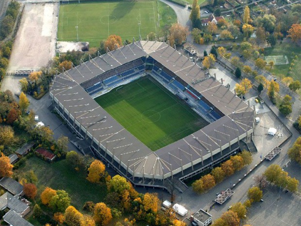 stadium_arena's tweet photo. Stade de la Meinau 🇨🇵
@RCSA @stadium_arena @Ligue1UberEats #stadium #Strasbourg #football #France https://t.co/psREydjDsk
