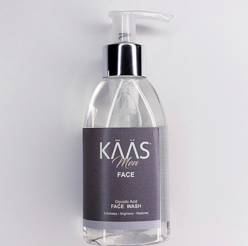 #WednesdayFacial Dark Spot Eliminator! Glycolic Acid Face Wash infused with Vanilla Tobacco. #washwednesday with #kaasmenskincare

Men Deserve Premium Skincare Too.
#barber #barbershop #skincare #acne