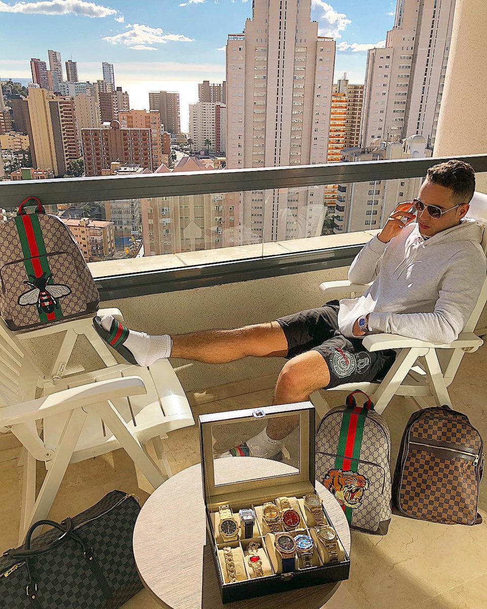 Forexbillionai5's tweet photo. Talking billion dollar Forex//binary deals. https://t.co/1dS9lpuYay