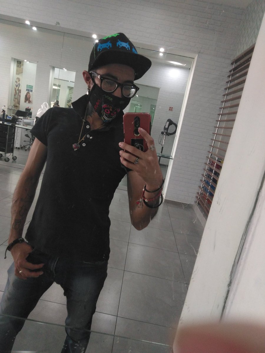 Saidyuyi1's tweet photo. Feliz miercoles brillen como la estrella del amanecer #hot #gay#diamond#evil#sex#inter https://t.co/CtG8uyXMEv