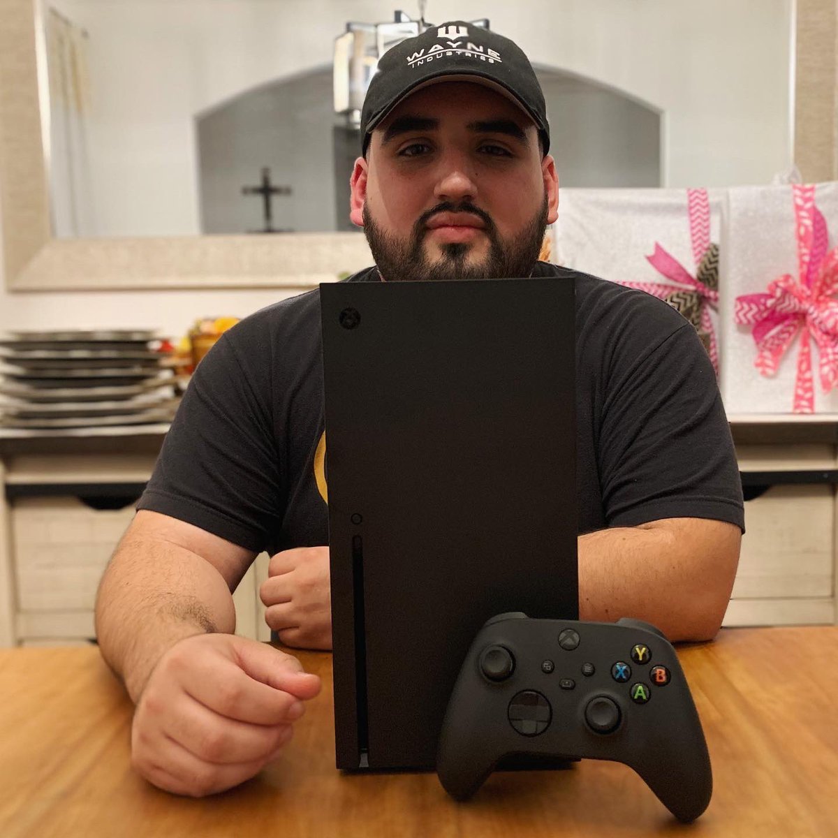 BeyondBatcave1's tweet photo. The XSX unboxing video will be out very soon. 
Christian’s “Power Tower” unboxing experience was insane! Such a great time, so we hope you enjoy the video; Stay tuned for the post about it!
.
.
#xsx #xboxseriesx #xbox #microsoft #xboxunboxing #eastcoastavengerspodcast #eca https://t.co/yuBTgEPYIY