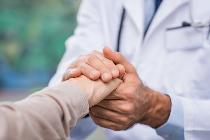FarmaceuticaSp's tweet photo. En toda relación médico-paciente, construir un puente de confianza es la herramienta fundamental para una buena asistencia sanitaria. #08MUES https://t.co/uoiJrOr4re