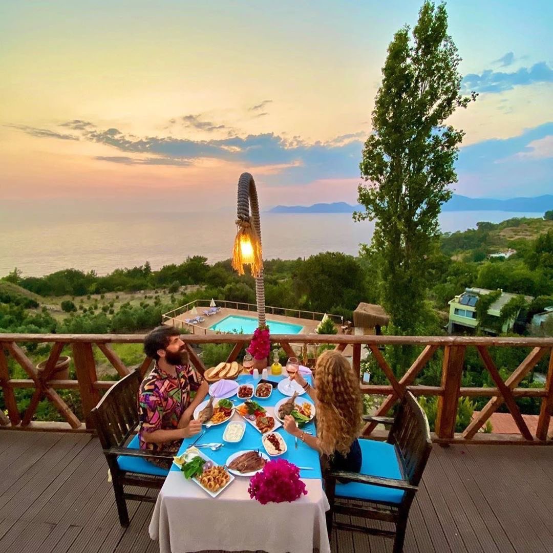 yapilacakIar's tweet photo. Muğla, Fethiye Faralya yörük  evinde Kal. https://t.co/aytZZMAfhI