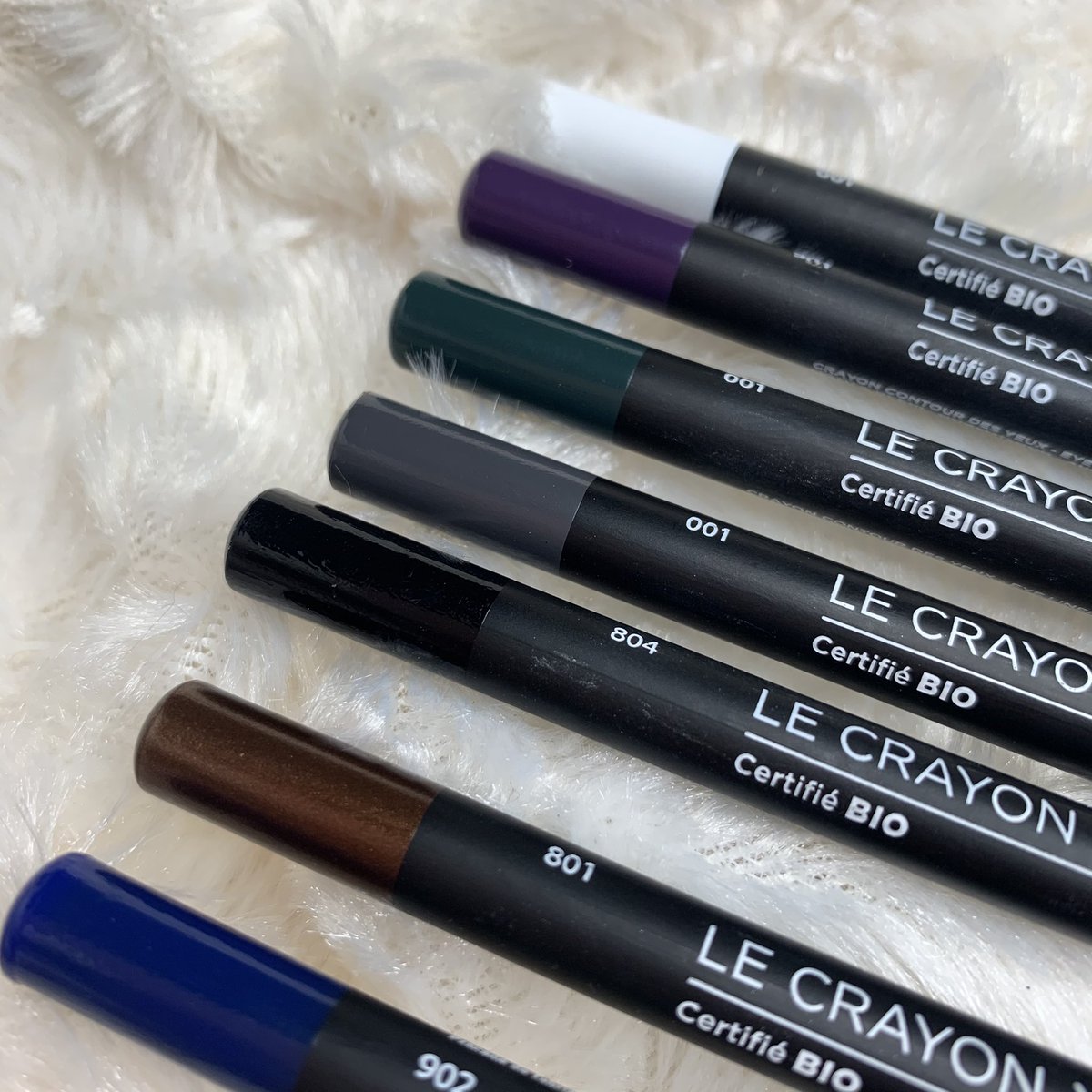 ByPhoenixfr's tweet photo. embellir ses yeux avec un joli mascara et des crayons, tout ça pour pas cher et avec des produits cruelty free et bio ! 

tout est disponible sur la boutique : 

➡️ https://t.co/LlpBWdVz8k ✨ https://t.co/1neWIIfpCc