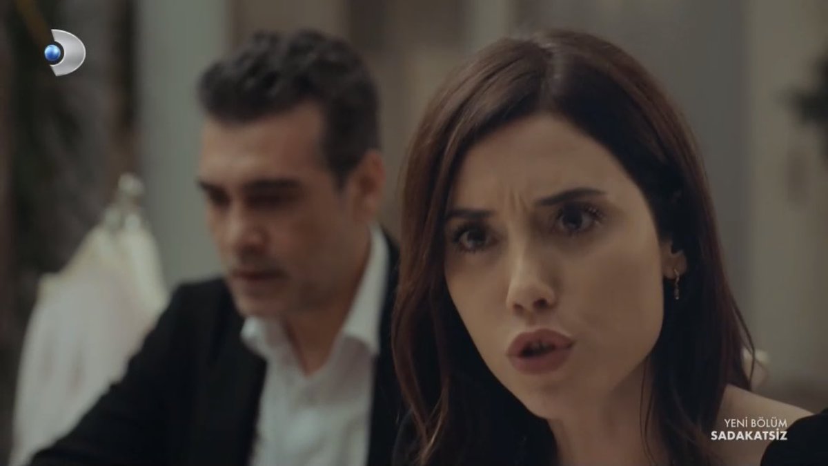 MuzikveTV's tweet photo. An itibariyle Asya kraliçeliğini ilan etmiştir, bize de önünde eğilmek düşer. Cansu Dere’ye bu akşam da hayran olduk.

#Sadakatsiz https://t.co/vPAMWPVArY