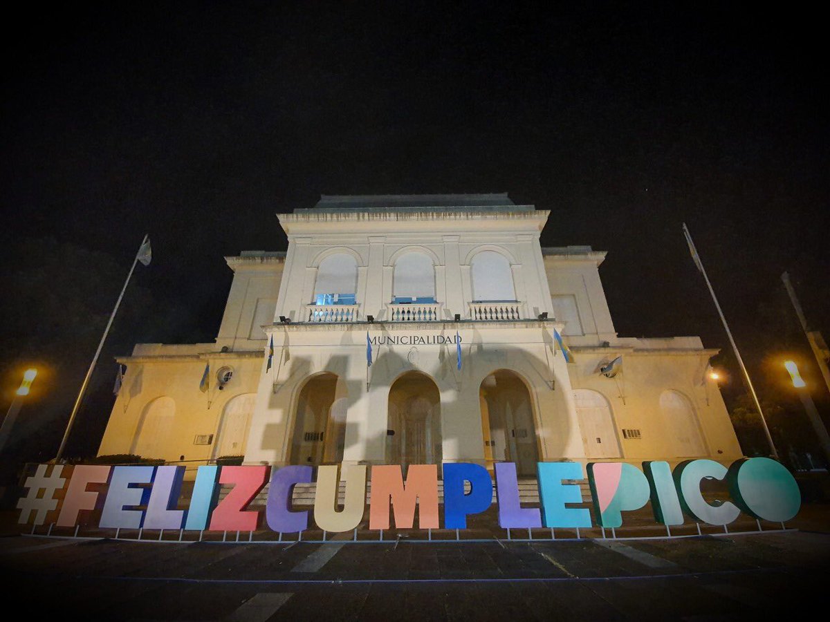 PiquenseOfi's tweet photo. Hoy nuestra ciudad está cumpliendo 115 años de vida desde su fundación en 1905.

¡Feliz cumpleaños, General Pico!

¿Y si habilitamos un Piquense Summer? Con protocolos, obvio 🏖🍺 https://t.co/eeDkxld0hP