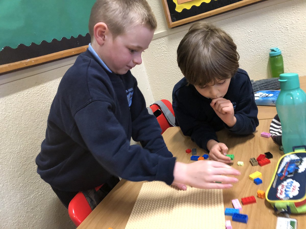 Boolavogue_NS's tweet photo. STEM fun in 1st and 2nd class today #ScienceWeek2020 #STEM #learningthroughplay https://t.co/p2irAKrrOD