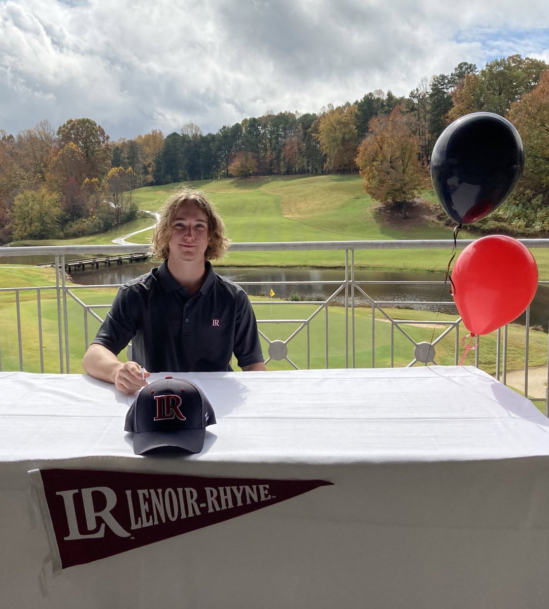 Grant_Sutton11's tweet photo. It’s official!  I’m a Bear!  @Baseball_LR @HoughBaseball https://t.co/NmVXul6H9F