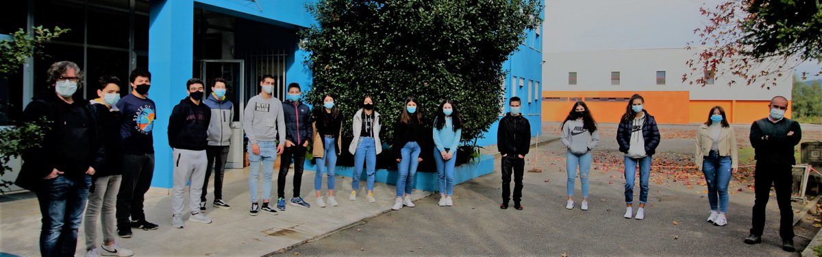 Comunicafreixo's tweet photo. Esta manhã, na Escola Básica, o Professor Jorge Dias, Diretor Agrupamento de Escolas de Freixo,  deu posse à Associação de Estudantes, eleita no passado dia 28 de outubro.

O Comunica renova os votos de muitas felicidades! https://t.co/w9mux61BDL https://t.co/a7Ua49HQ4L