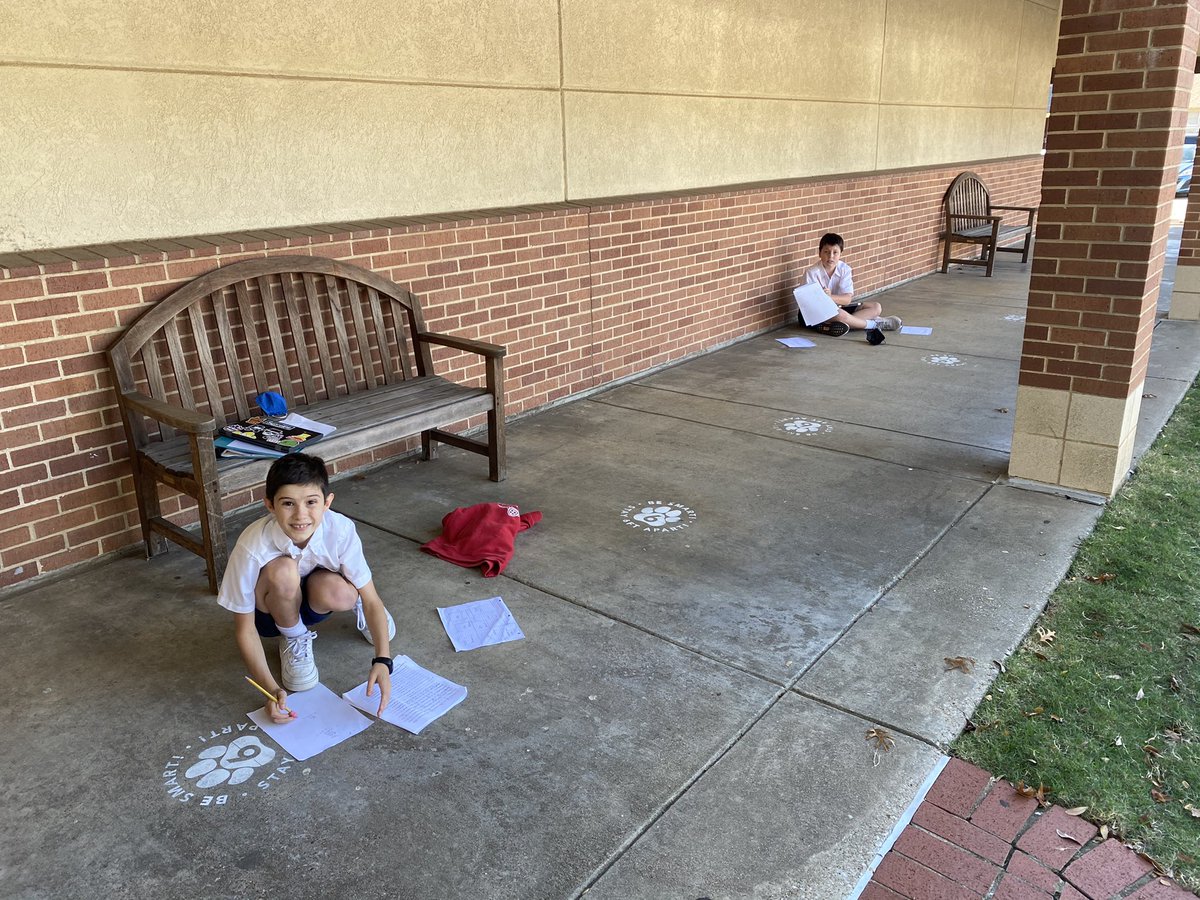 emason_pcalion's tweet photo. When its BEAUTIFUL outside we take math outside! And it’s a “win win” because we can also space out for a nice “mask break!” #gseslearns #gsesms #mathrocks https://t.co/aY3wt06q06