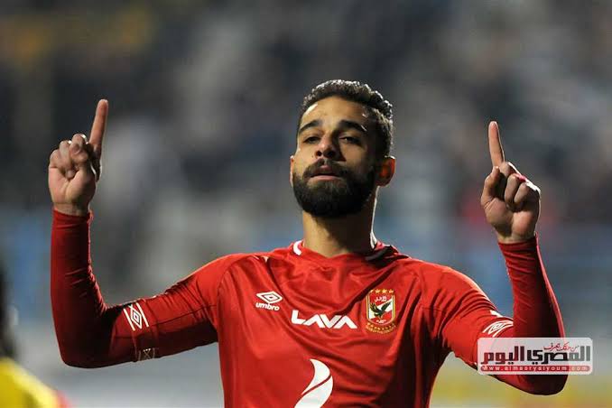 الأهلى كان يفتقد حلقة الوصل بين الدفاع والهجوم لحد ما ظهر عمرو السوليه فى السنه ونص الأخيره ليؤدى الدور بشكل أكثر من رائع..
لاعب يمتلك شخصيه قويه داخل الملعب وبيقدر يوجه اللاعيبه والكوره زى ما هو عايز❤
#النجمه_التاسعه_ياسوليه