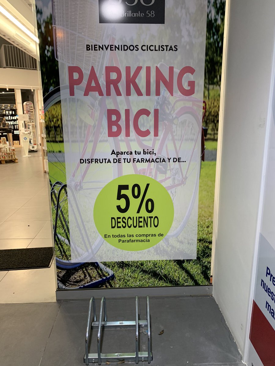 Farmacia en Córdoba en la que, si vas en bici, te hacen un 5 % de descuento. ¿Que te parece <a href="/GerardoBici/">Gerardo Pedros</a> ??