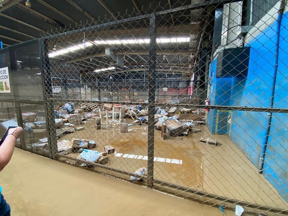 hn_spotters's tweet photo. Así luce el interior de la Aduana La Mesa 😔 después del paso del Huracán ETA #FuerzaHonduras https://t.co/WpcI2AWdKT