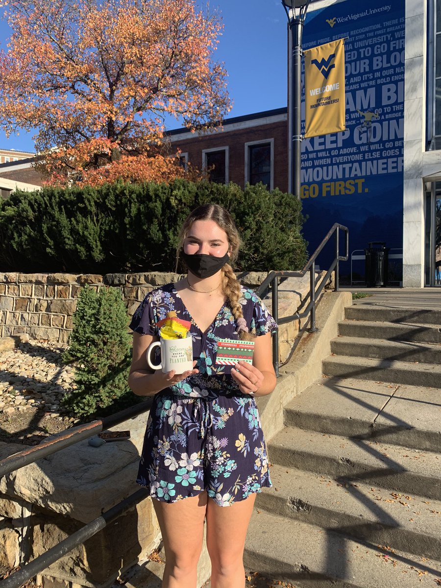 WVU_AMA's tweet photo. Here is Claire with her prize for her Steve Jobs costume at our social! Congrats! 🥳 https://t.co/cqvdzAQpoc