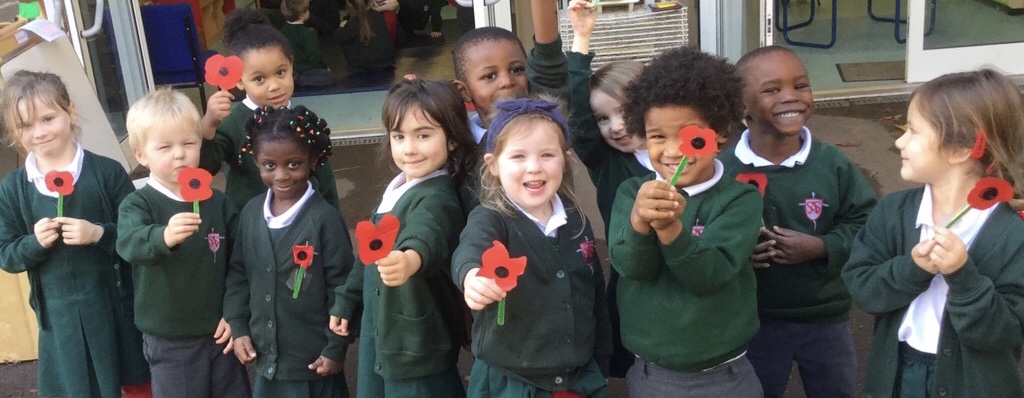 EyfsSsas's tweet photo. This week, Reception have been thinking carefully about those that have sadly passed away. All of the children made their own unique poppy to honour our fallen heroes. #RemembranceDay2020 https://t.co/hsSLtD2fuB