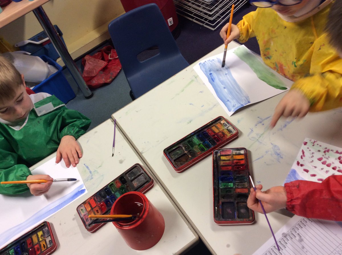 NectonY1's tweet image. Today we used watercolour paint to paint a poppy field for Remembrance. I will post some of our finished pieces tomorrow!