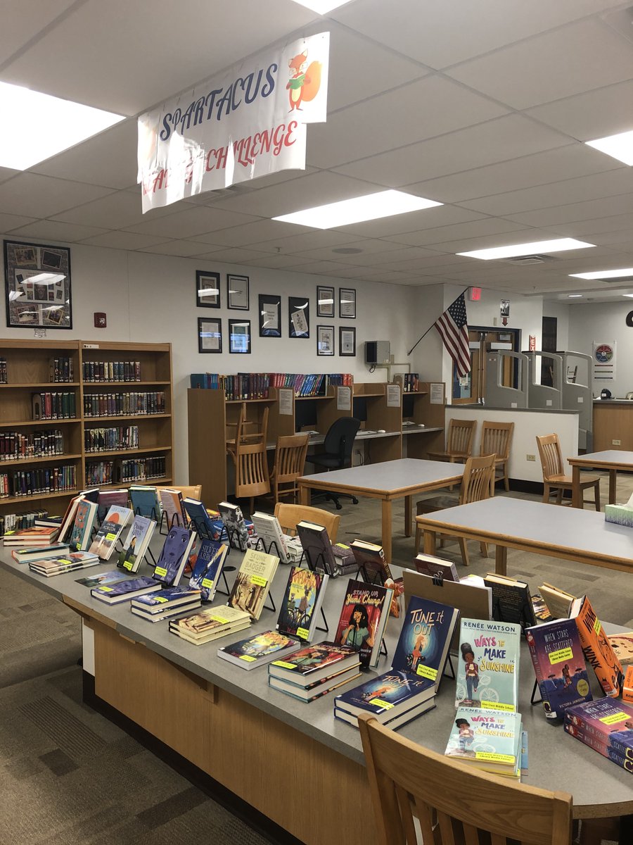 So excited to be kicking off <a href="/glencrestms/">Glen Crest MS</a> annual Spartacus Reading Challenge with a list of potential Newbery award winners from <a href="/AndersonsBkshp/">Anderson's Bookshops</a>. Students  go to ccsd89.org/SpartacusChall… for more info!
