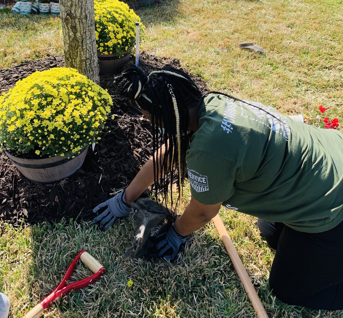 LarryceG's tweet photo. Veterans Team Depot!!
#TheBoxThatRocks @HomeDepot6985 https://t.co/4ChkHMS4pS
