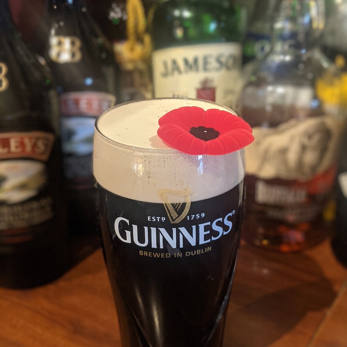 TheDogDuckPub's tweet photo. We are Open #RemembranceDay. So come on down to The Dog &amp; Duck and #Hoist a #Pint to those who have #sacrifice for our #freedom 
.
.
.
#yyc #yycnow #yycremembranceday #Guinness #poppy #beer #november11 #yycpubs #calgarypubs #rememberancedayyyc #lestweforget🌹 #Veterans https://t.co/1RDQssJJvn