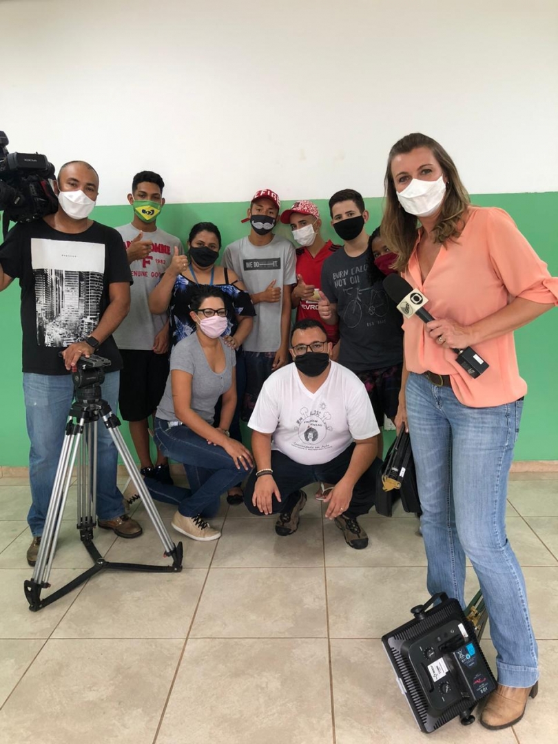 eptvoficial's tweet photo. Equipe de reportagem da #EPTVC #Campinas com jovens integrantes do Progen Campinas, no bairro Satélite Íris 👍📹💻 #InstitutoEPTV #EPTV https://t.co/zUcMDNzvfB