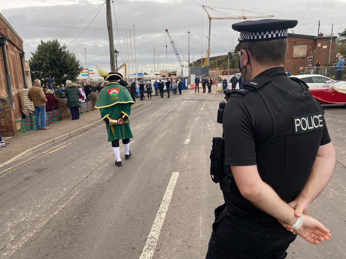 ASPSpecials's tweet photo. Today #SCPaul & #SCIan assisted @ASPWestSom overseeing the #ArmisticeDay service in #Watchet as well as representing @ASPolice . A scaled down and COVID compliant outdoor service was held paying our respects & remembering those who have given their lives for our freedom. https://t.co/gOsYVdsoGh
