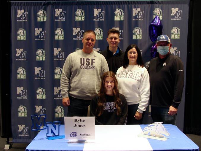 Congratulations <a href="/ryliejones_2/">Rylie Jones</a> on signing today to play softball at USF! Can’t wait to see what this next chapter brings. Keep working hard🥎💜 @USFCougars_SB  GO COUGARS!
