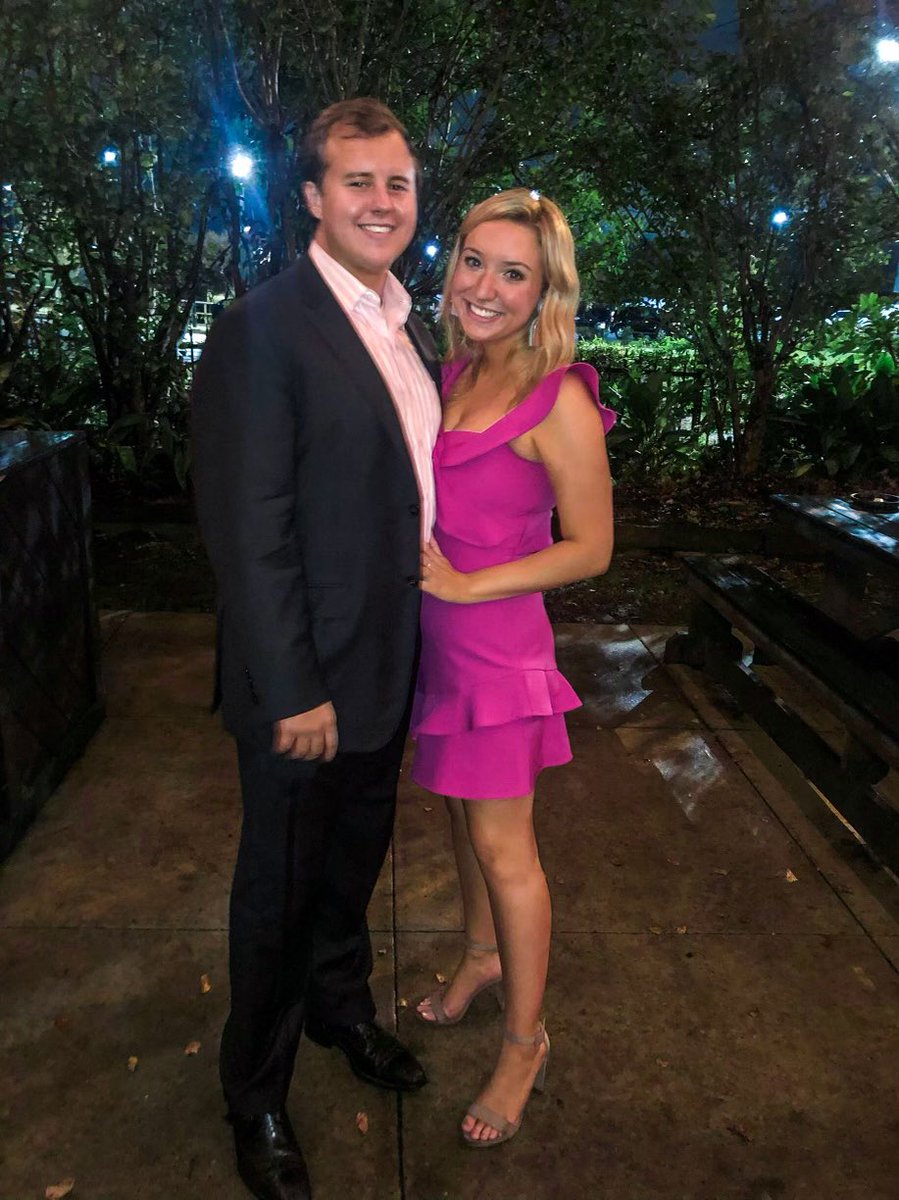 alibama72's tweet photo. Overachievers Alert 🚨🚨                         #fraternitypresident #sororitypresident #reese #bama2022 https://t.co/GfjacFnymb