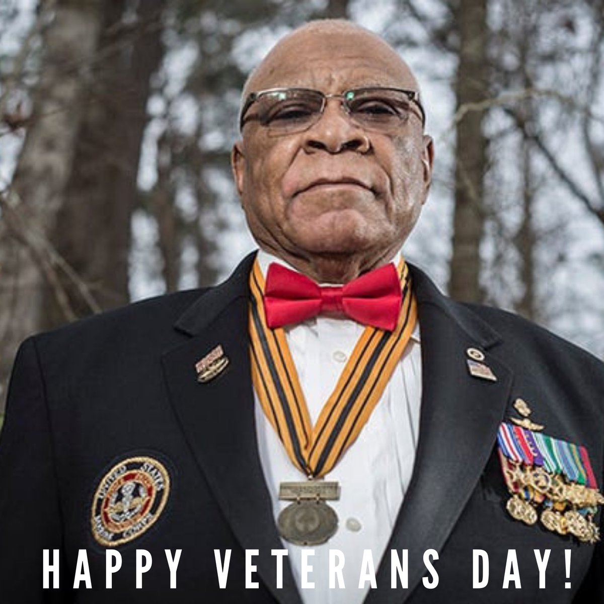 FaithThroughThe's tweet photo. Happy Veterans Day! We especially thank our @major_james_capers_jr today! #Oorah #Marine #VietnamVeteran #commandohallofhonor #reconmarine https://t.co/fMLsyXeXhP