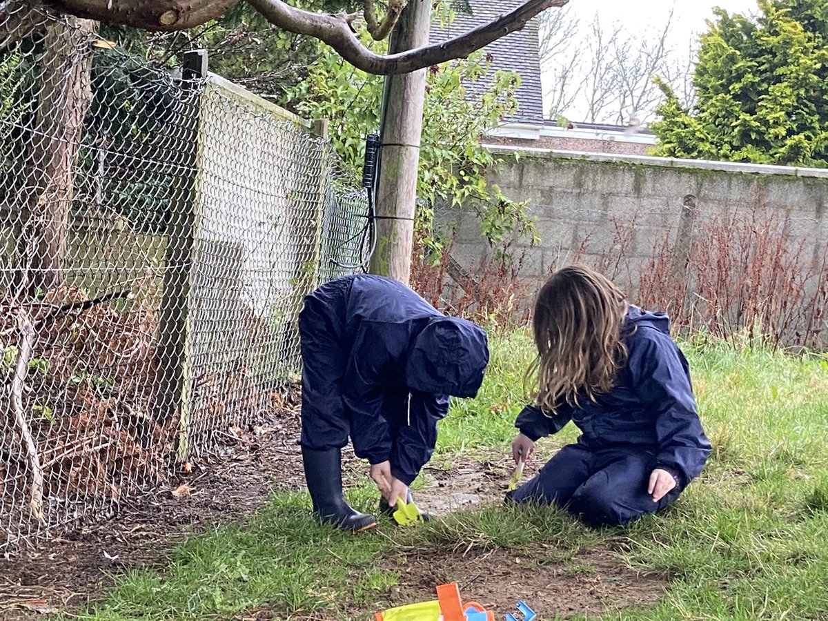 MissBTweets1's tweet photo. We had a great time digging in the mud for outdoor learning today! @MissSteel7 https://t.co/wDpcY7lAiI