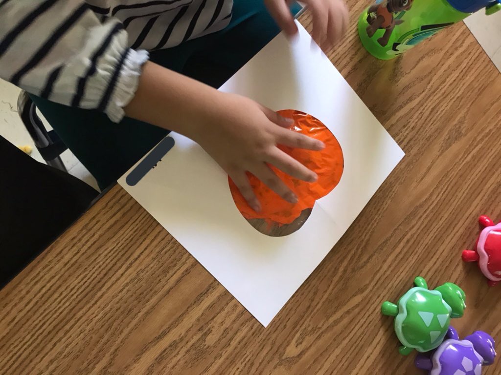 MsNoah_LCPS's tweet photo. Evergreens K-2 class has had a great time back at school so far!!! ✨ here’s what we’ve been up to! https://t.co/3s53BvdApz